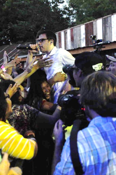 Weezer at Stubb's BarBQ, Austin, Texas 06/07/11 - photo by Jeff Barringer