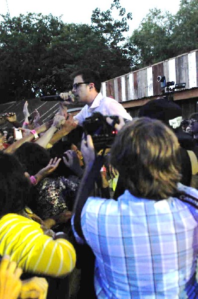 Weezer at Stubb's BarBQ, Austin, Texas 06/07/11 - photo by Jeff Barringer