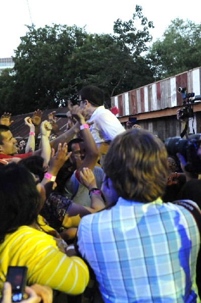 Weezer at Stubb's BarBQ, Austin, Texas 06/07/11 - photo by Jeff Barringer