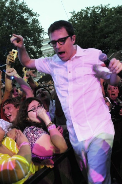 Weezer at Stubb's BarBQ, Austin, Texas 06/07/11 - photo by Jeff Barringer