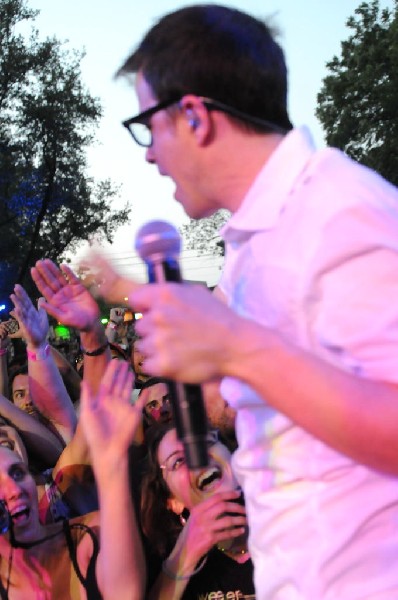 Weezer at Stubb's BarBQ, Austin, Texas 06/07/11 - photo by Jeff Barringer