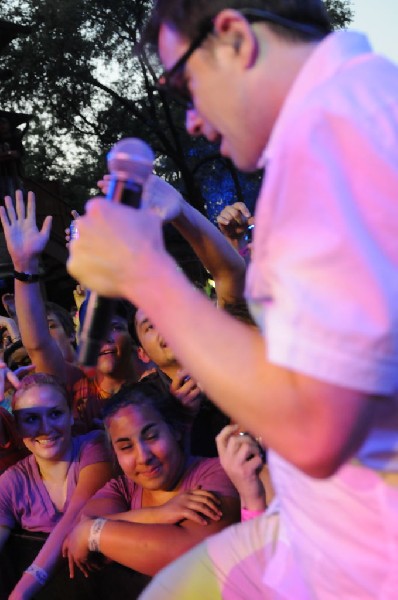 Weezer at Stubb's BarBQ, Austin, Texas 06/07/11 - photo by Jeff Barringer