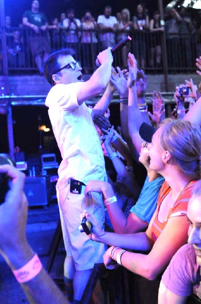 Weezer at Stubb's BarBQ, Austin, Texas 06/07/11 - photo by Jeff Barringer