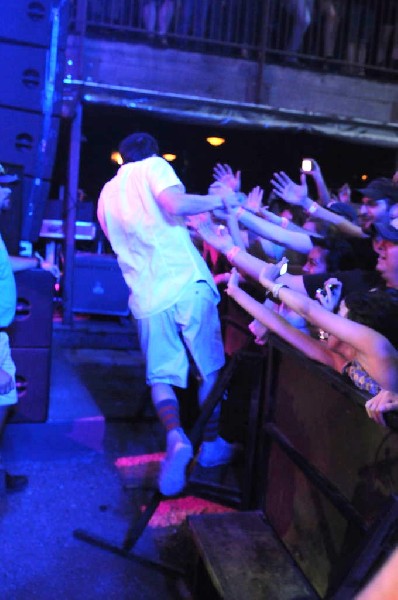 Weezer at Stubb's BarBQ, Austin, Texas 06/07/11 - photo by Jeff Barringer