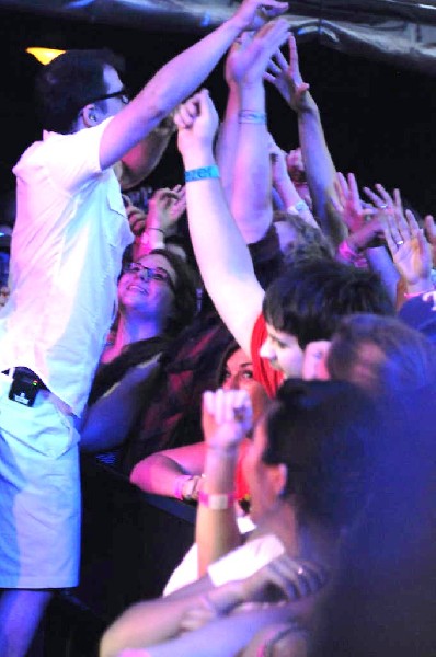 Weezer at Stubb's BarBQ, Austin, Texas 06/07/11 - photo by Jeff Barringer