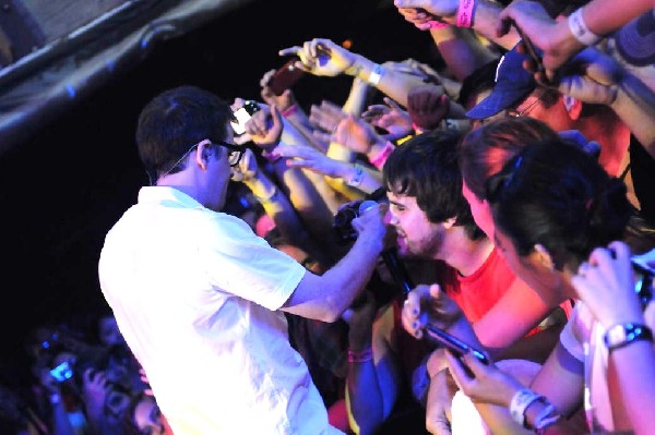 Weezer at Stubb's BarBQ, Austin, Texas 06/07/11 - photo by Jeff Barringer