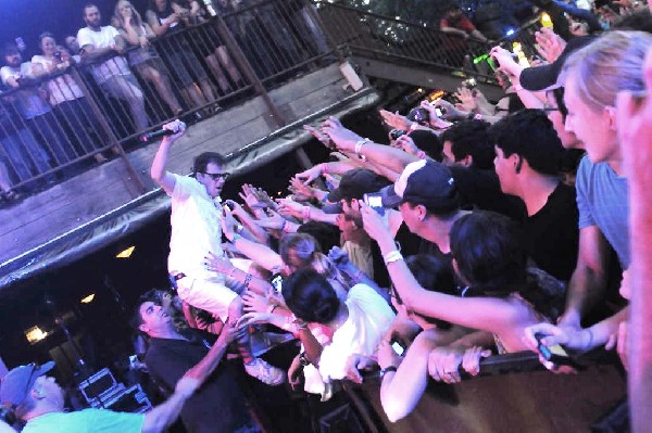 Weezer at Stubb's BarBQ, Austin, Texas 06/07/11 - photo by Jeff Barringer