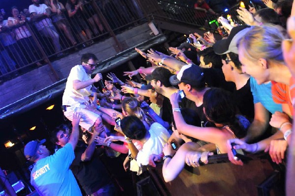 Weezer at Stubb's BarBQ, Austin, Texas 06/07/11 - photo by Jeff Barringer