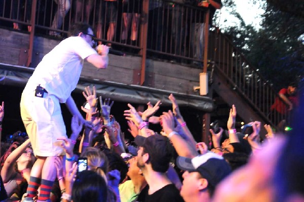 Weezer at Stubb's BarBQ, Austin, Texas 06/07/11 - photo by Jeff Barringer