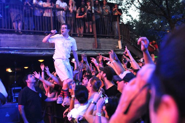 Weezer at Stubb's BarBQ, Austin, Texas 06/07/11 - photo by Jeff Barringer