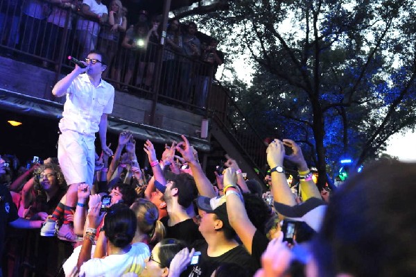 Weezer at Stubb's BarBQ, Austin, Texas 06/07/11 - photo by Jeff Barringer