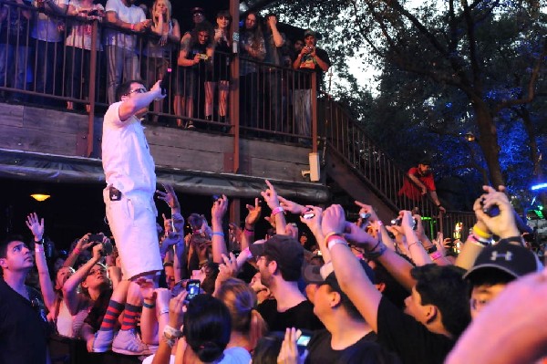 Weezer at Stubb's BarBQ, Austin, Texas 06/07/11 - photo by Jeff Barringer