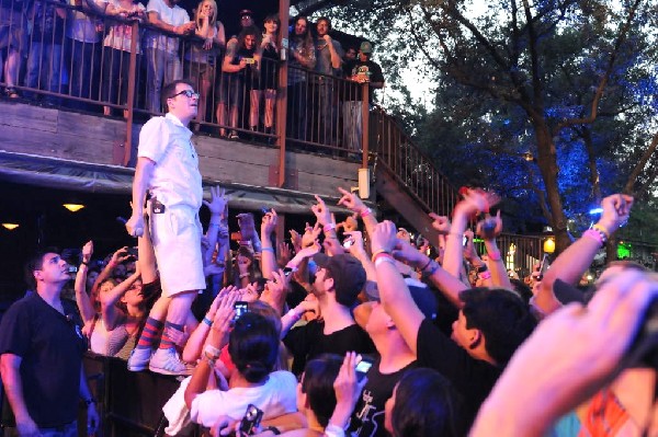 Weezer at Stubb's BarBQ, Austin, Texas 06/07/11 - photo by Jeff Barringer