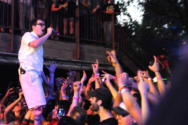 Weezer at Stubb's BarBQ, Austin, Texas 06/07/11 - photo by Jeff Barringer