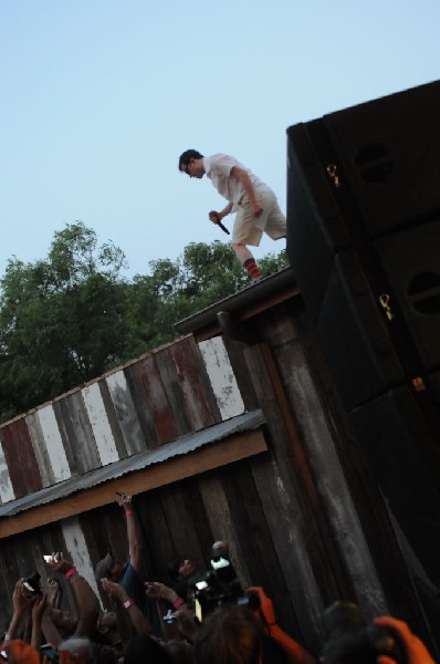 Weezer at Stubb's BarBQ, Austin, Texas 06/07/11 - photo by Jeff Barringer