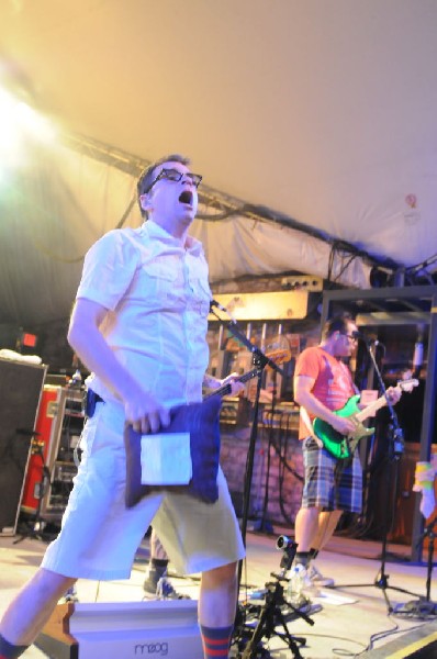 Weezer at Stubb's BarBQ, Austin, Texas 06/07/11 - photo by Jeff Barringer