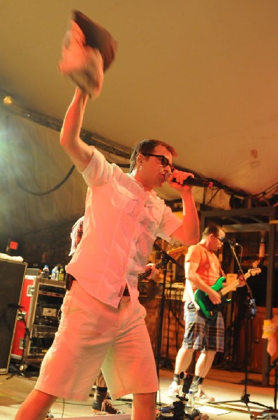 Weezer at Stubb's BarBQ, Austin, Texas 06/07/11 - photo by Jeff Barringer