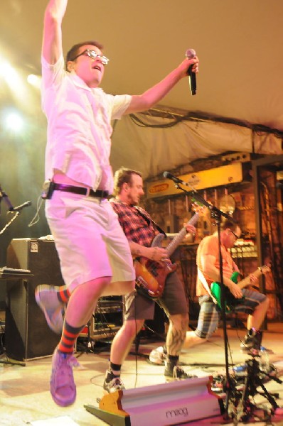 Weezer at Stubb's BarBQ, Austin, Texas 06/07/11 - photo by Jeff Barringer