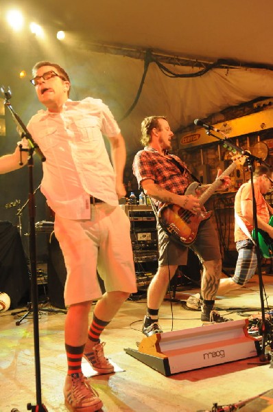 Weezer at Stubb's BarBQ, Austin, Texas 06/07/11 - photo by Jeff Barringer