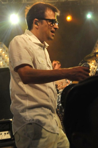Weezer at Stubb's BarBQ, Austin, Texas 06/07/11 - photo by Jeff Barringer