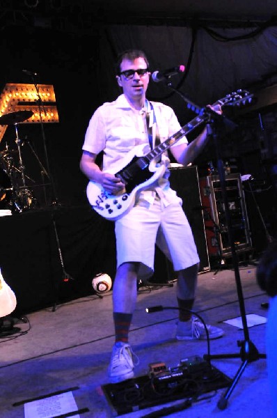 Weezer at Stubb's BarBQ, Austin, Texas 06/07/11 - photo by Jeff Barringer