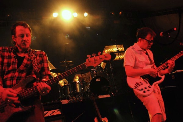 Weezer at Stubb's BarBQ, Austin, Texas 06/07/11 - photo by Jeff Barringer