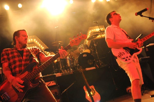 Weezer at Stubb's BarBQ, Austin, Texas 06/07/11 - photo by Jeff Barringer