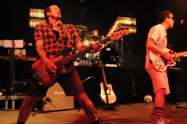 Weezer at Stubb's BarBQ, Austin, Texas 06/07/11 - photo by Jeff Barringer