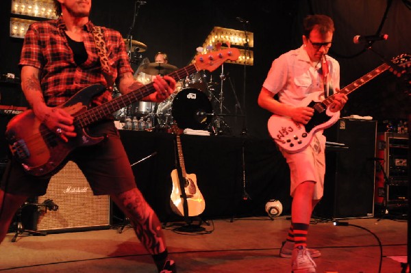 Weezer at Stubb's BarBQ, Austin, Texas 06/07/11 - photo by Jeff Barringer