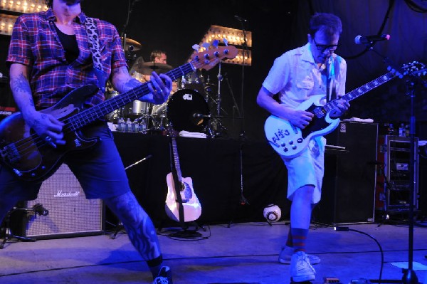 Weezer at Stubb's BarBQ, Austin, Texas 06/07/11 - photo by Jeff Barringer