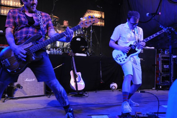 Weezer at Stubb's BarBQ, Austin, Texas 06/07/11 - photo by Jeff Barringer