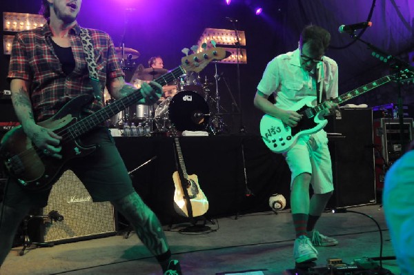 Weezer at Stubb's BarBQ, Austin, Texas 06/07/11 - photo by Jeff Barringer