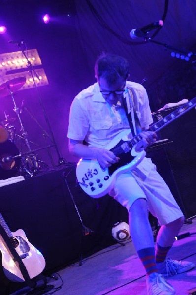 Weezer at Stubb's BarBQ, Austin, Texas 06/07/11 - photo by Jeff Barringer