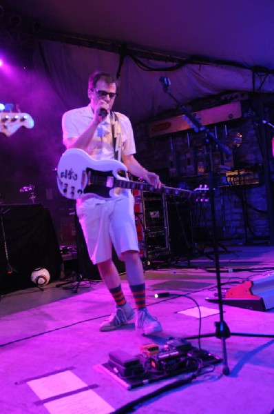 Weezer at Stubb's BarBQ, Austin, Texas 06/07/11 - photo by Jeff Barringer