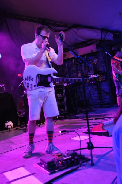 Weezer at Stubb's BarBQ, Austin, Texas 06/07/11 - photo by Jeff Barringer