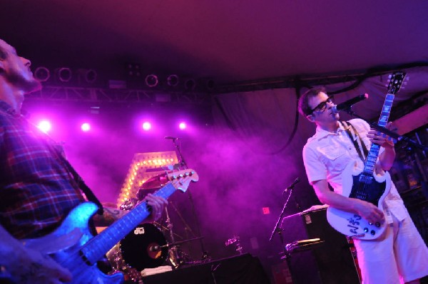 Weezer at Stubb's BarBQ, Austin, Texas 06/07/11 - photo by Jeff Barringer