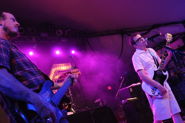 Weezer at Stubb's BarBQ, Austin, Texas 06/07/11 - photo by Jeff Barringer