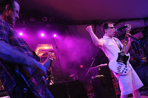 Weezer at Stubb's BarBQ, Austin, Texas 06/07/11 - photo by Jeff Barringer