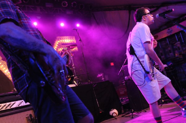 Weezer at Stubb's BarBQ, Austin, Texas 06/07/11 - photo by Jeff Barringer