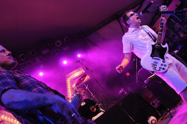 Weezer at Stubb's BarBQ, Austin, Texas 06/07/11 - photo by Jeff Barringer