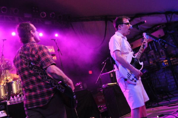 Weezer at Stubb's BarBQ, Austin, Texas 06/07/11 - photo by Jeff Barringer