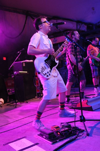 Weezer at Stubb's BarBQ, Austin, Texas 06/07/11 - photo by Jeff Barringer