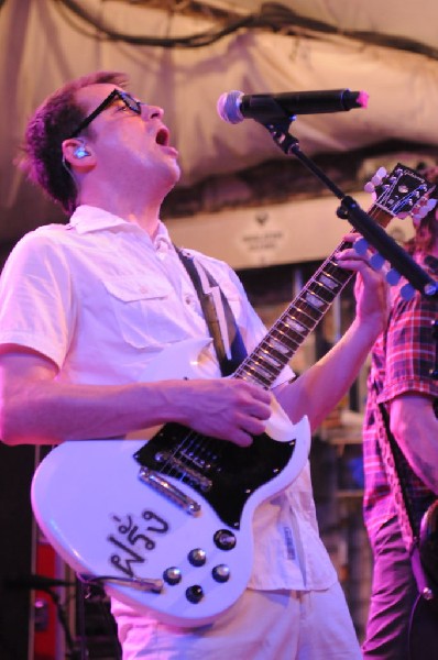 Weezer at Stubb's BarBQ, Austin, Texas 06/07/11 - photo by Jeff Barringer