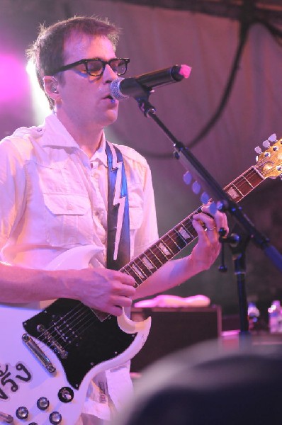 Weezer at Stubb's BarBQ, Austin, Texas 06/07/11 - photo by Jeff Barringer