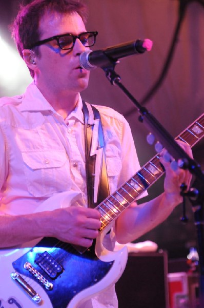 Weezer at Stubb's BarBQ, Austin, Texas 06/07/11 - photo by Jeff Barringer