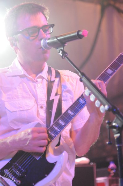 Weezer at Stubb's BarBQ, Austin, Texas 06/07/11 - photo by Jeff Barringer