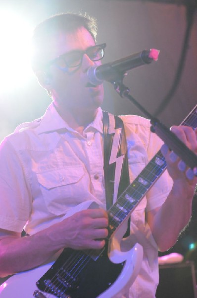 Weezer at Stubb's BarBQ, Austin, Texas 06/07/11 - photo by Jeff Barringer