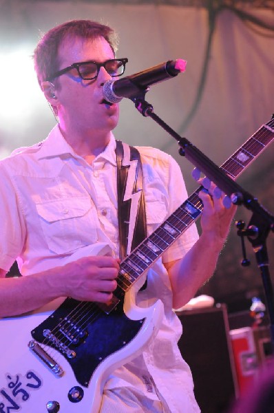 Weezer at Stubb's BarBQ, Austin, Texas 06/07/11 - photo by Jeff Barringer