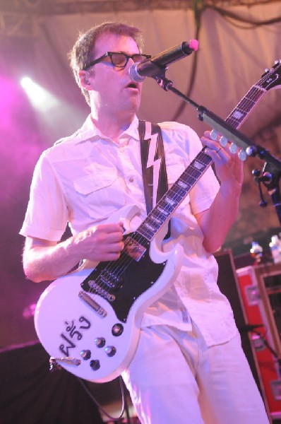 Weezer at Stubb's BarBQ, Austin, Texas 06/07/11 - photo by Jeff Barringer