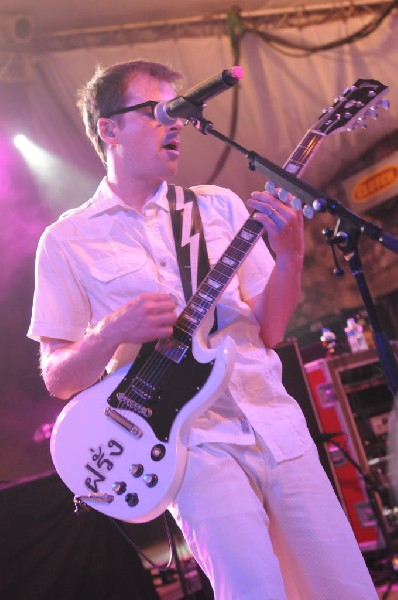 Weezer at Stubb's BarBQ, Austin, Texas 06/07/11 - photo by Jeff Barringer